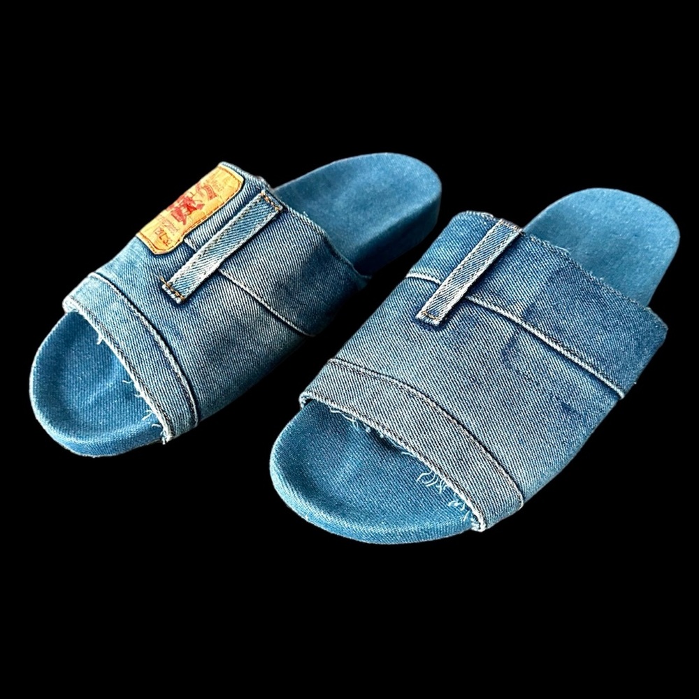 Lasaky – Letter Print Denim Flat Sandals women’s size 7